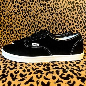 Vans Authentic Lopro Black Suede Shoe.